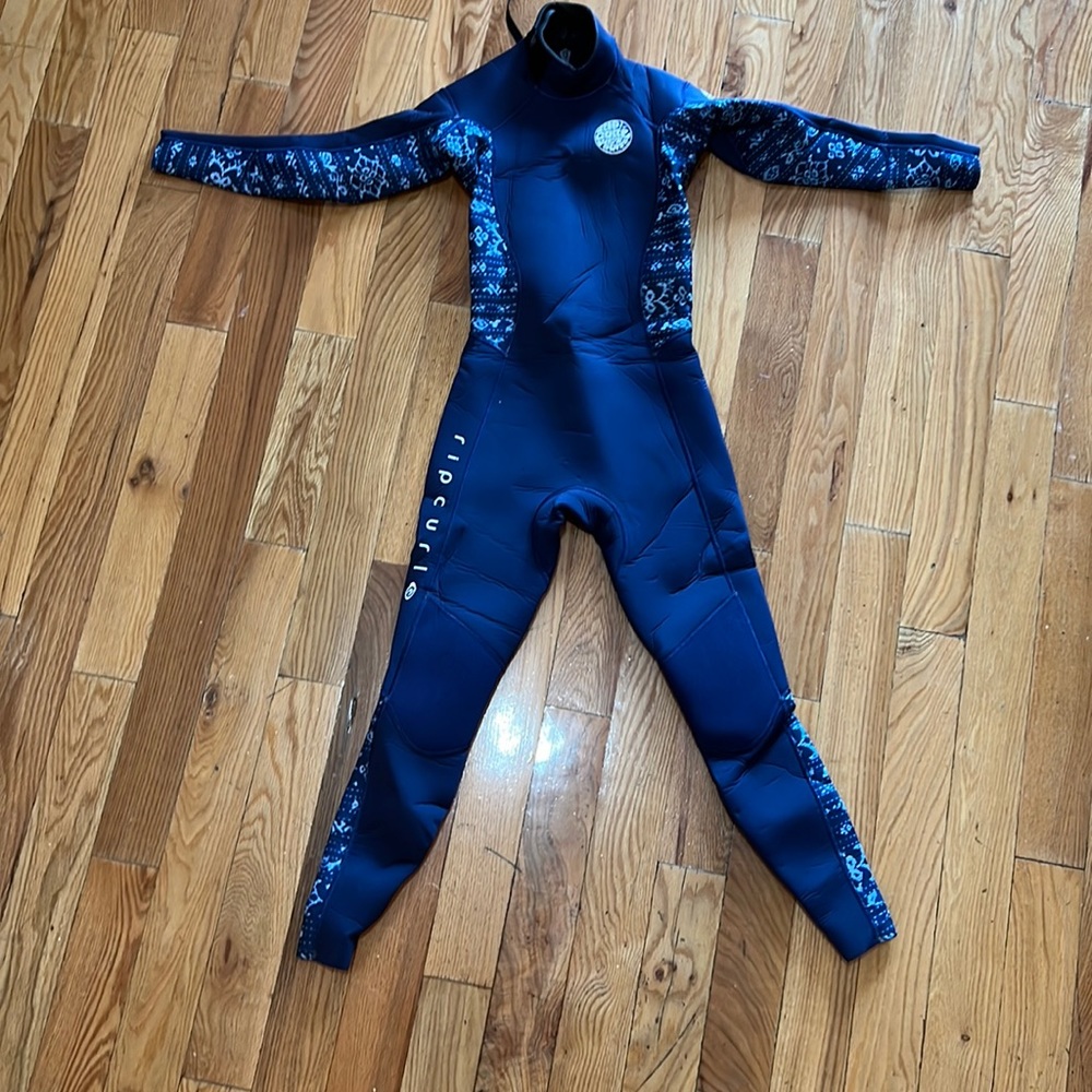 Women's Dawn Patrol 4/3 Back Zip Wetsuit
Color:Mid Blue
Size:4